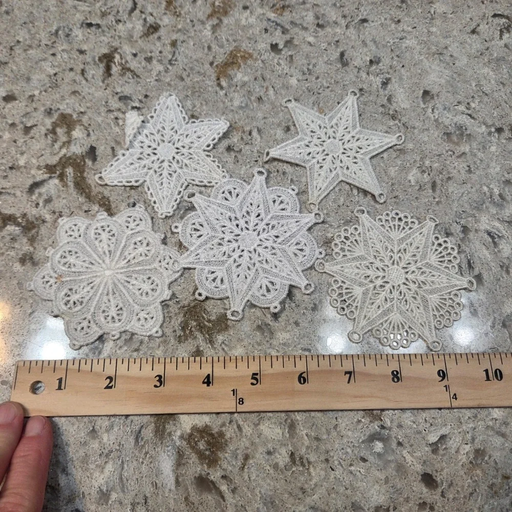 Vintage Style White Lace Snowflake Star Ornaments Set of 5 Holiday Decor